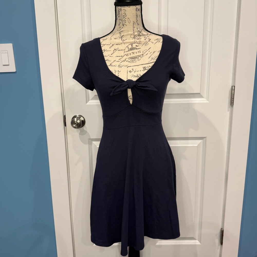 Forever 21 Navy Blue Tie Front‎ Keyhole Skater Dress Short Sleeve Size Small